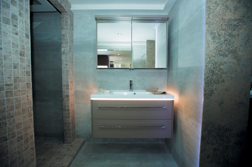 Bathroom Bliss – Bathroom by Leonide Interiors