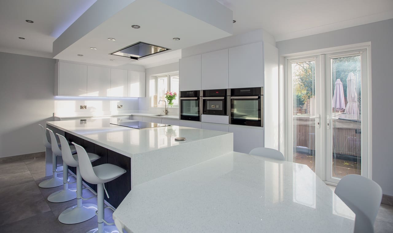 Kitchen by Leonide Interiors