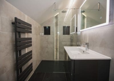 Chained Calacatta Marble