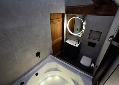 Anthracite Whirlpool