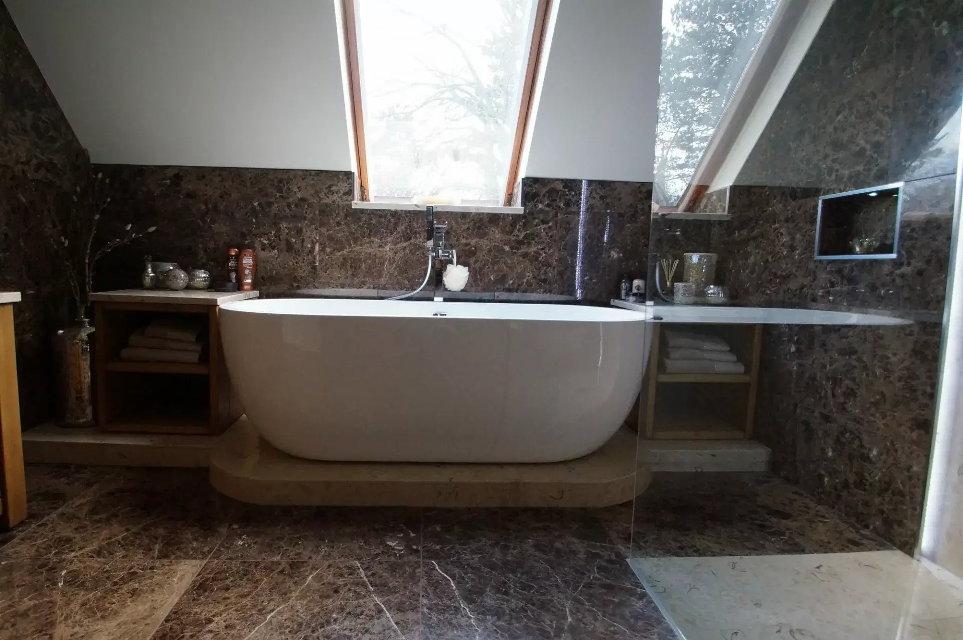 Deluxe Marble Bathroom | UK's No1 Kitchen & Bathroom Retailer ...