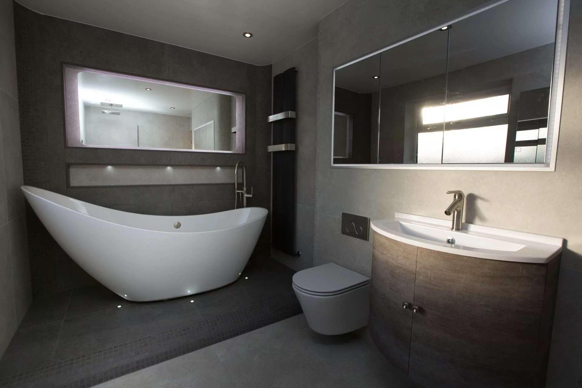 Bathroom Design with exquisite curves