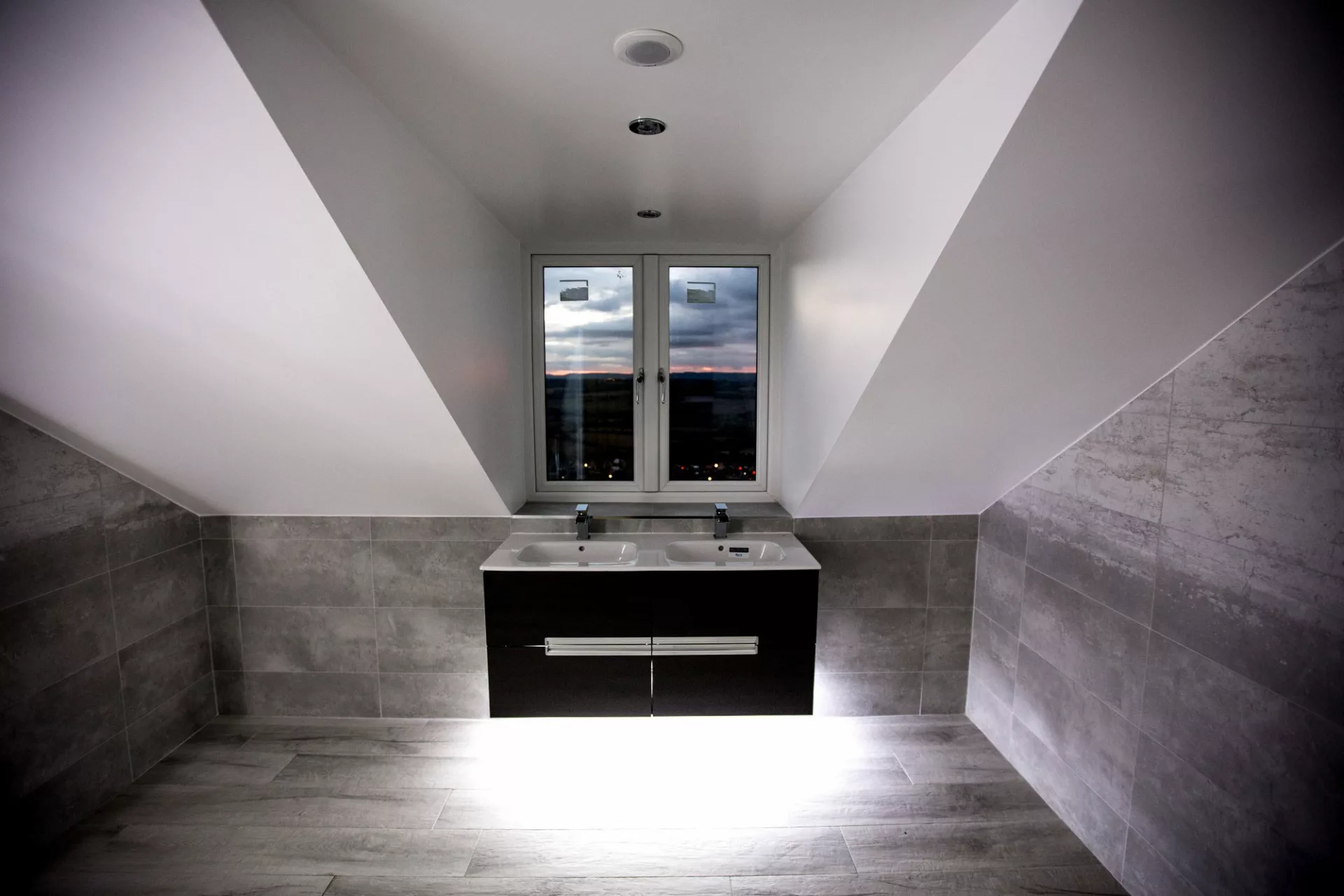 reflectionsleonide-4262-w2000 Concrete Heaven Bathroom Design