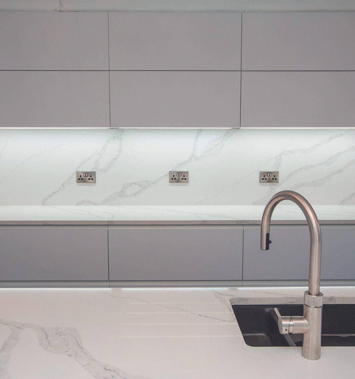 Leonide Interiors Kitchen Design Polar