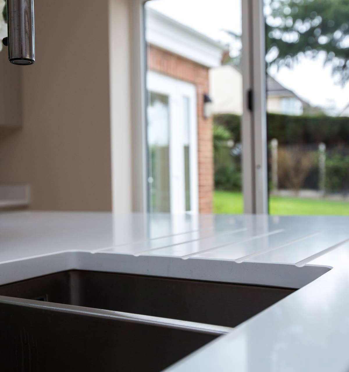 Kitchen by Leonide Interiors – English Tea