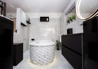 Leonide interiors: Experience the Difference! 4 Leonide Interiors Independent Kitchen and Bathroom Retailer. BKU Award Winning.