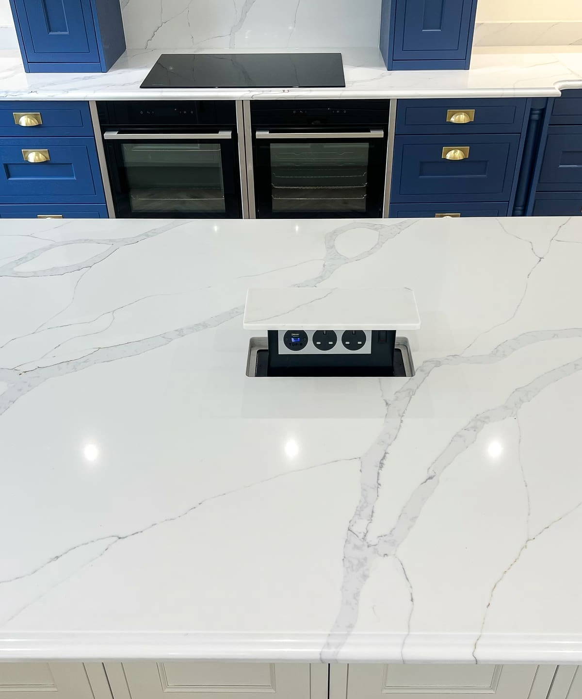 Kitchen by Leonide Interiors – Marina