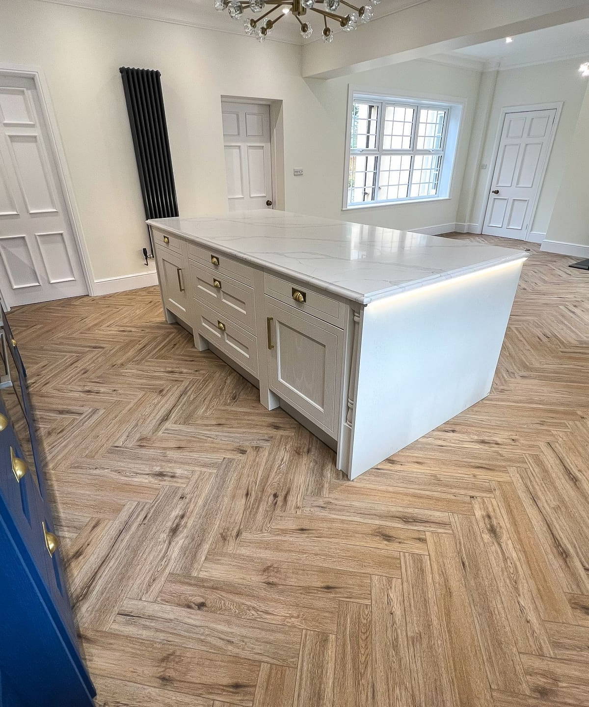 Kitchen by Leonide Interiors – Marina