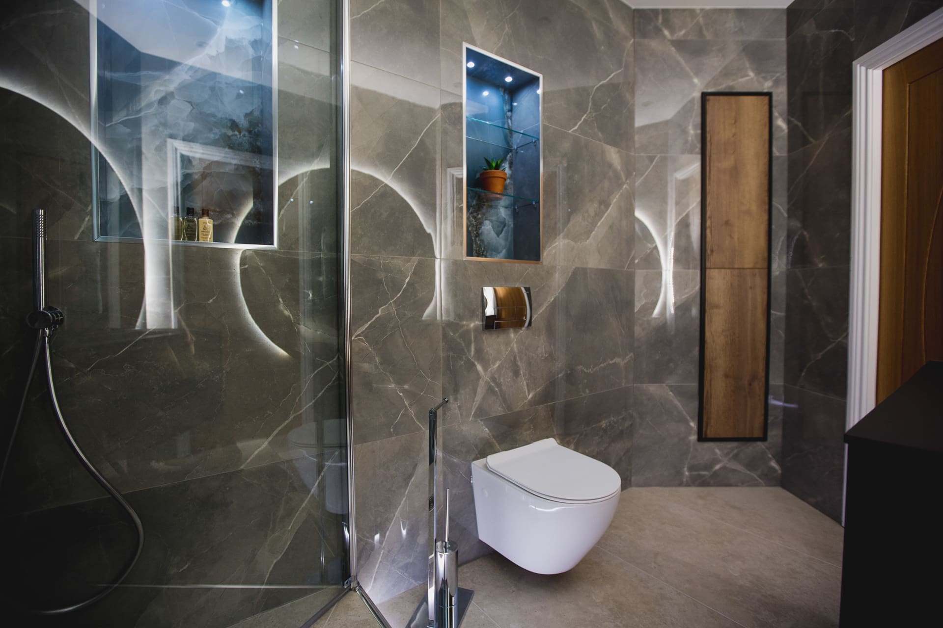 Bathroom by Leonide Interiors – Neptune