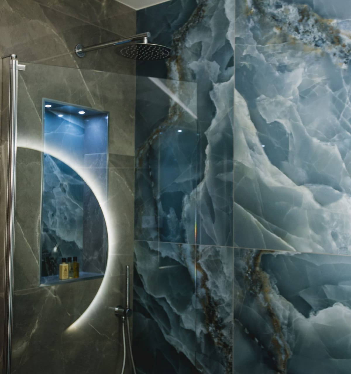 Bathroom by Leonide Interiors – Neptune