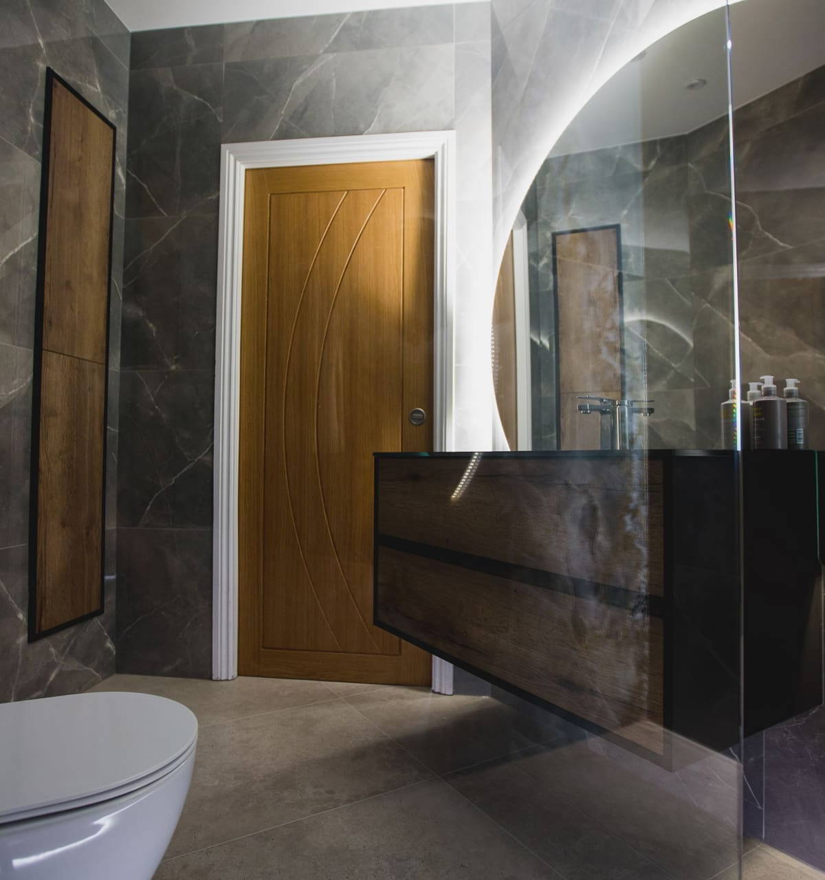 Bathroom by Leonide Interiors – Neptune