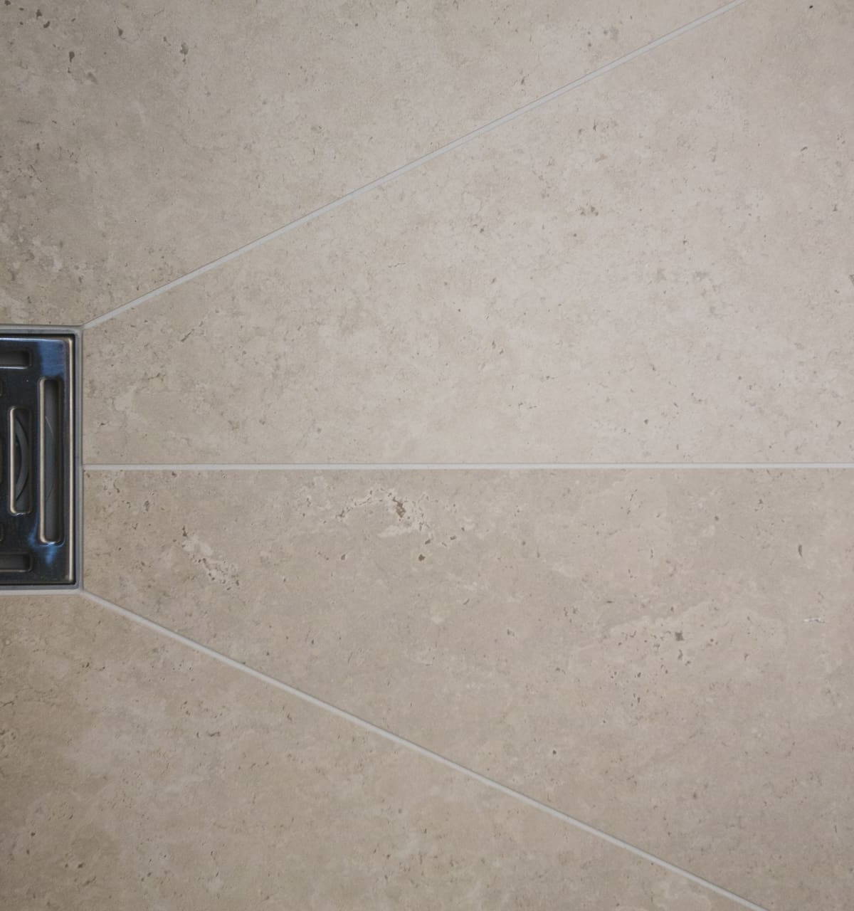 Bathroom by Leonide Interiors – Neptune
