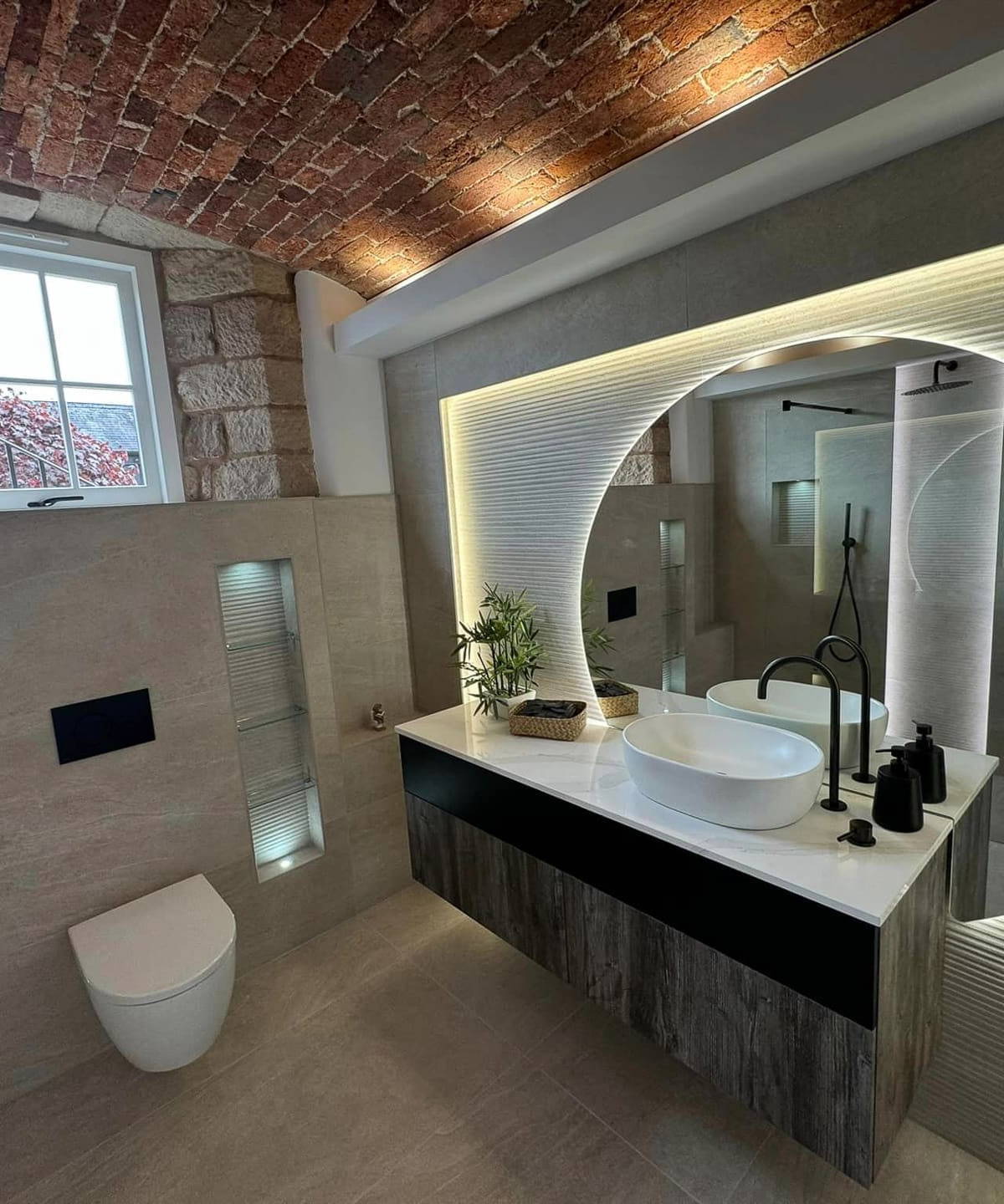 Bathroom by Leonide Interiors – Oasis