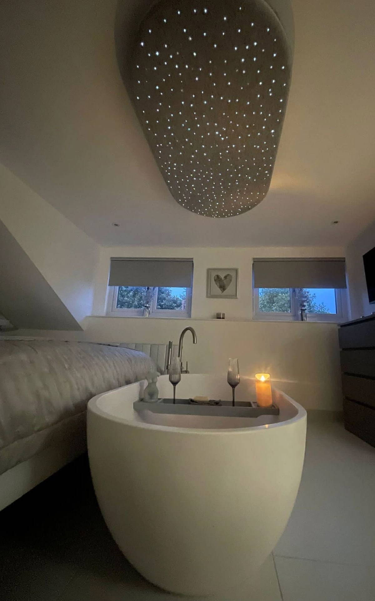Bathroom by Leonide Interiors – Snow Drift