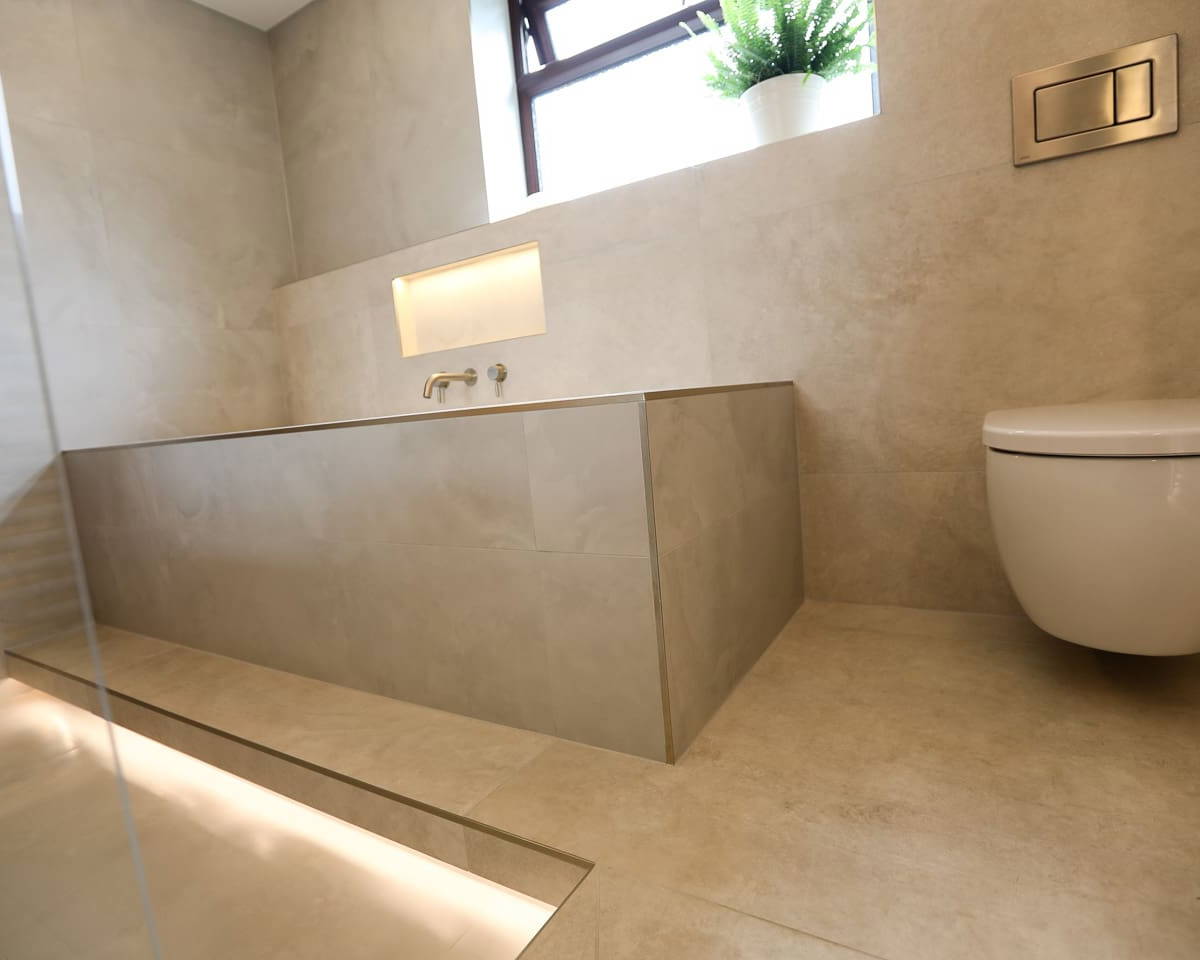 Bathroom plinth lighting Leonide Interiors