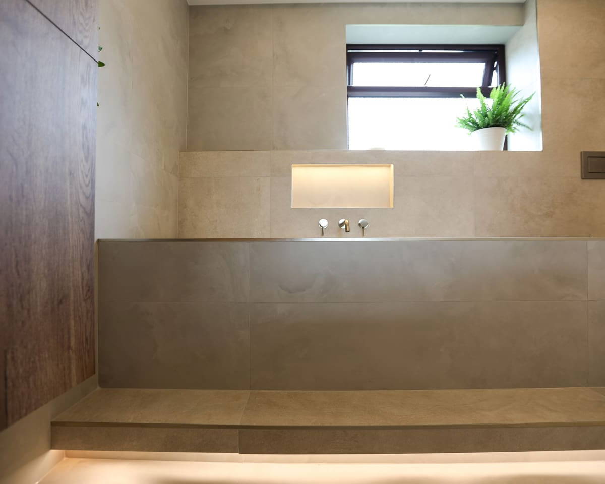LED lighting in modern bathroom