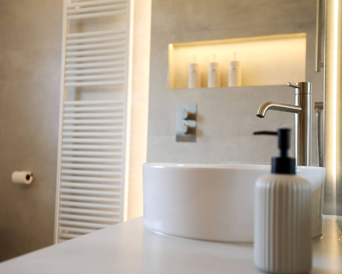 Quartz worktop bathroom furniture